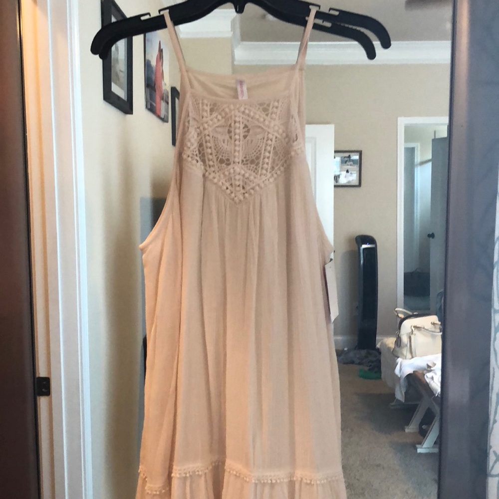 Cute dress!